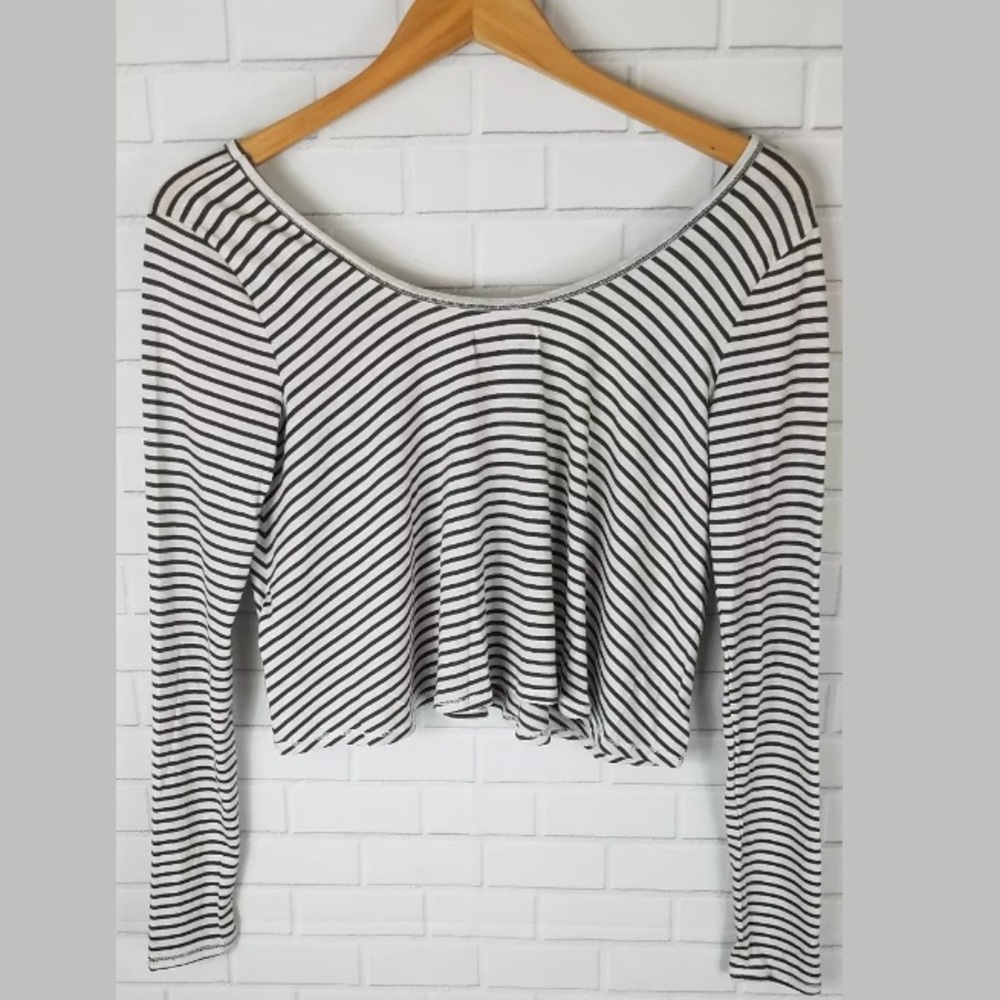 Hollister long sleeve shirt women small crop top - Picture 3 of 3